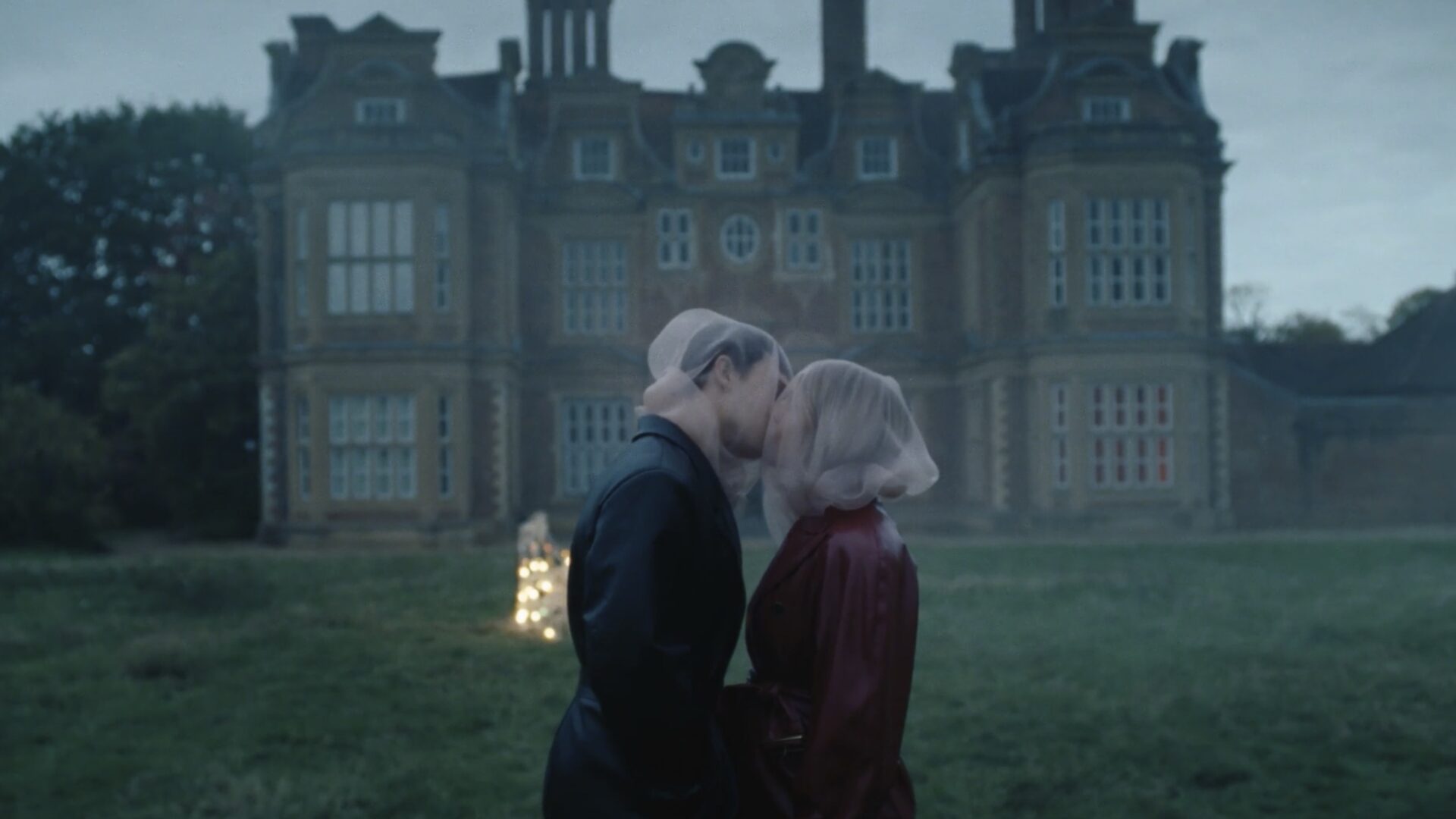 Ellie Goulding – Destiny