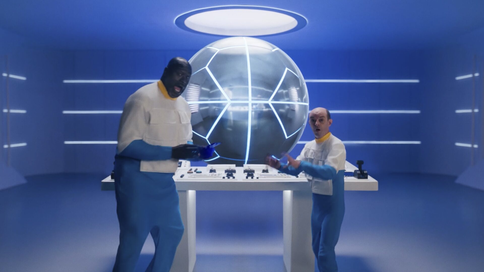 Carvana – Shaq Saves Time